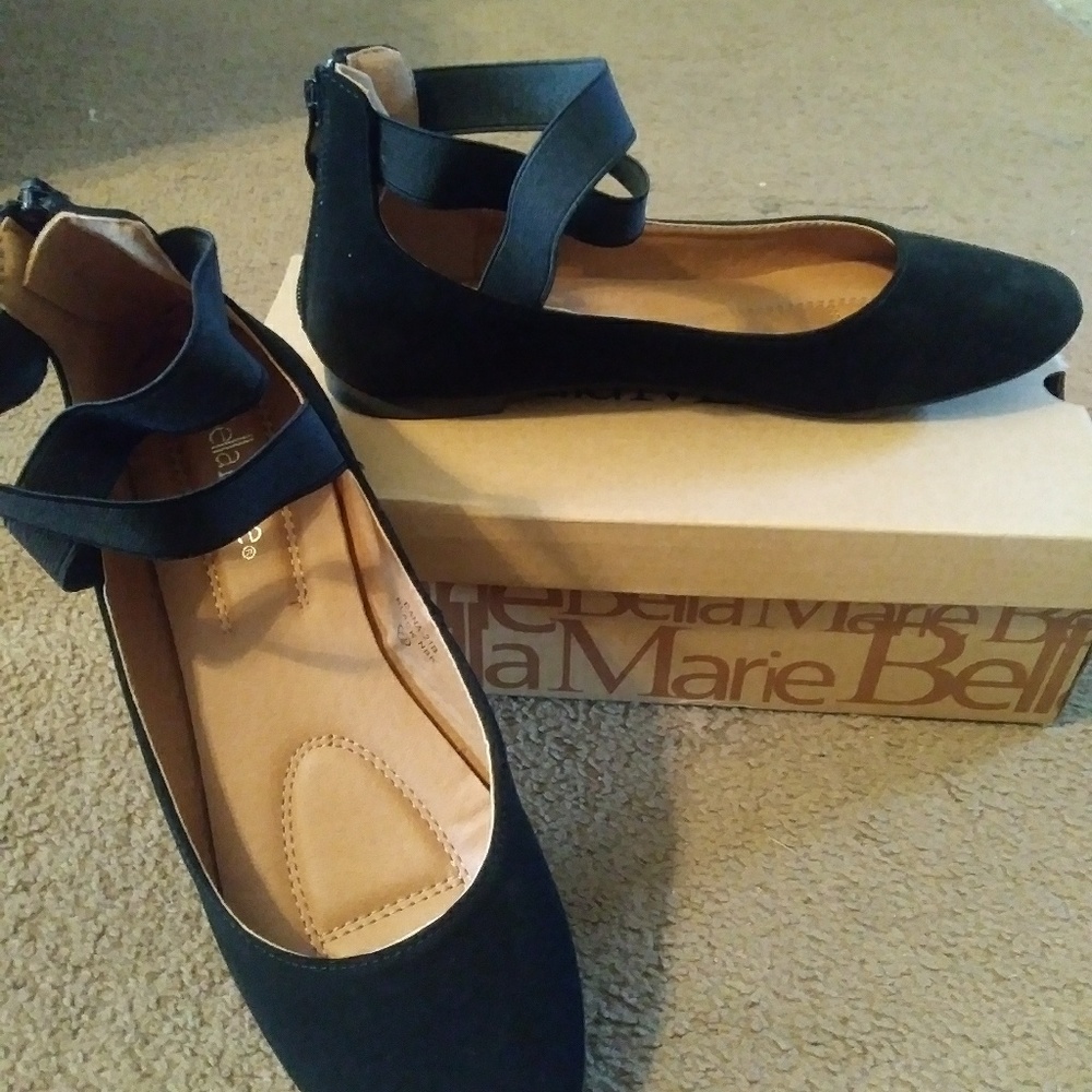 Black flats like new